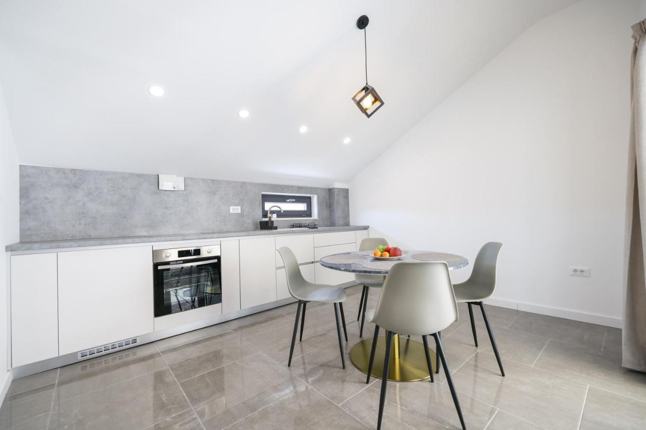 Marilla Apartments زادار المظهر الخارجي الصورة
